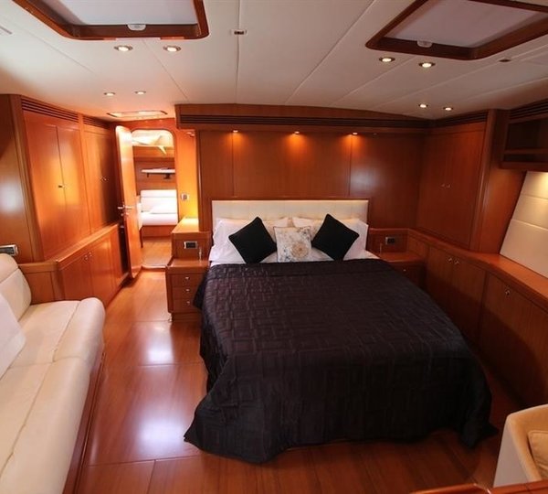 The 30m Yacht RAPTURE