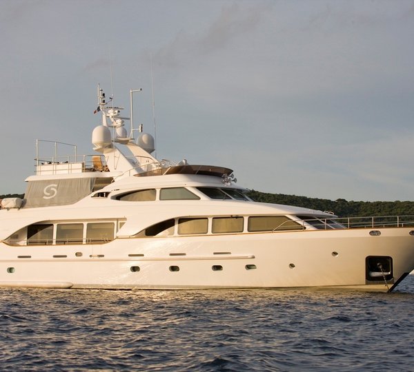 The 30m Yacht SALU