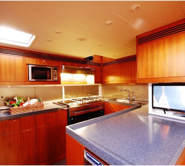 The 30m Yacht ZEFIRO