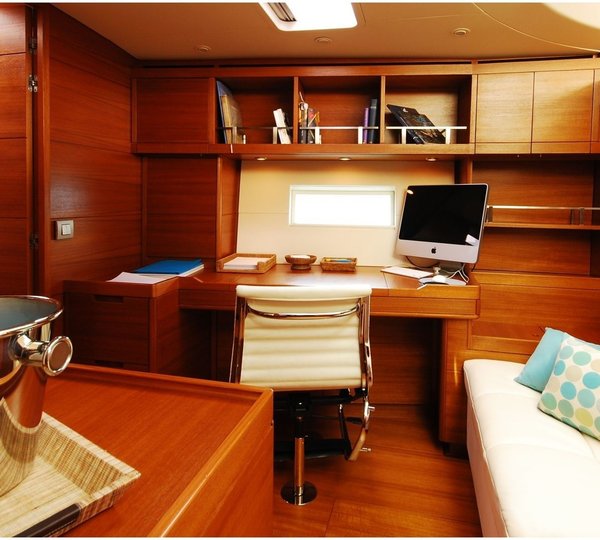 The 30m Yacht ZEFIRO