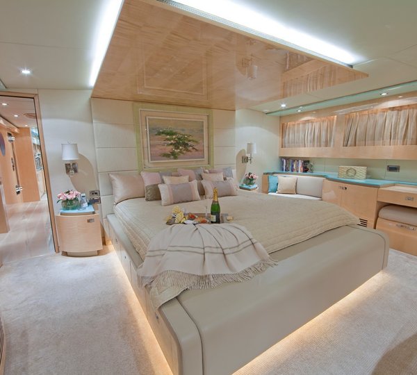 The 31m Yacht DIAMOND GIRL