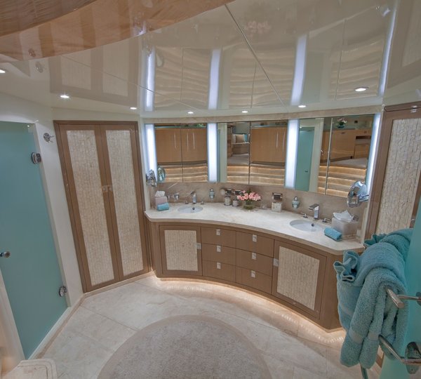 The 31m Yacht DIAMOND GIRL