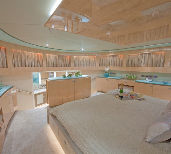 The 31m Yacht DIAMOND GIRL