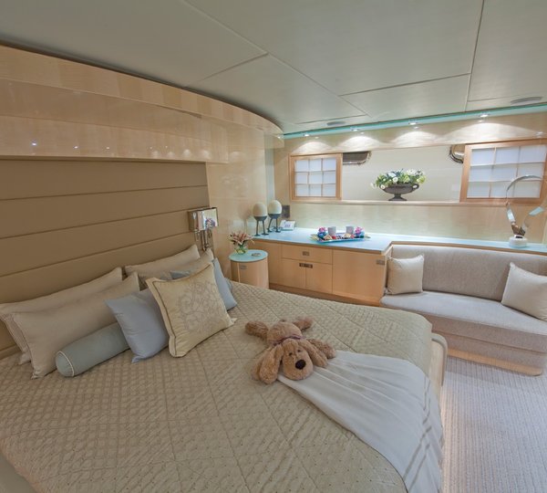 The 31m Yacht DIAMOND GIRL