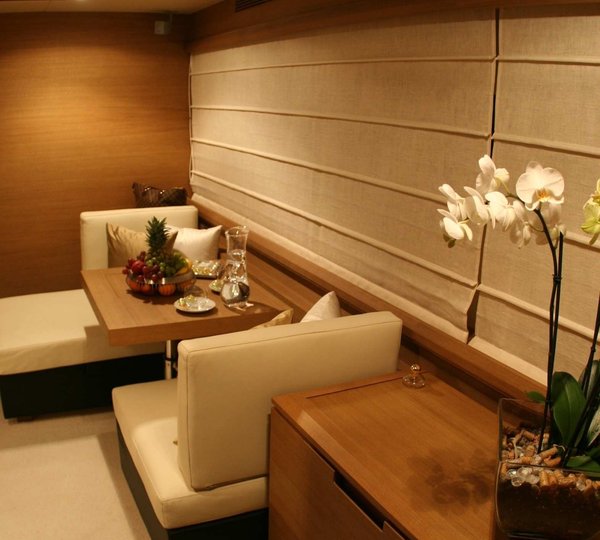 The 31m Yacht LEONARDO