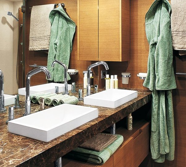 The 31m Yacht LEONARDO