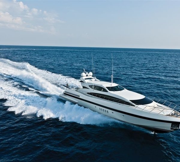 The 31m Yacht MANGUSTA 105