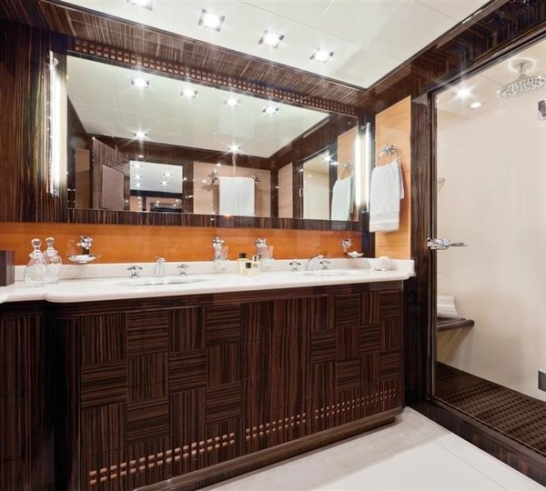 The 31m Yacht MANGUSTA 105