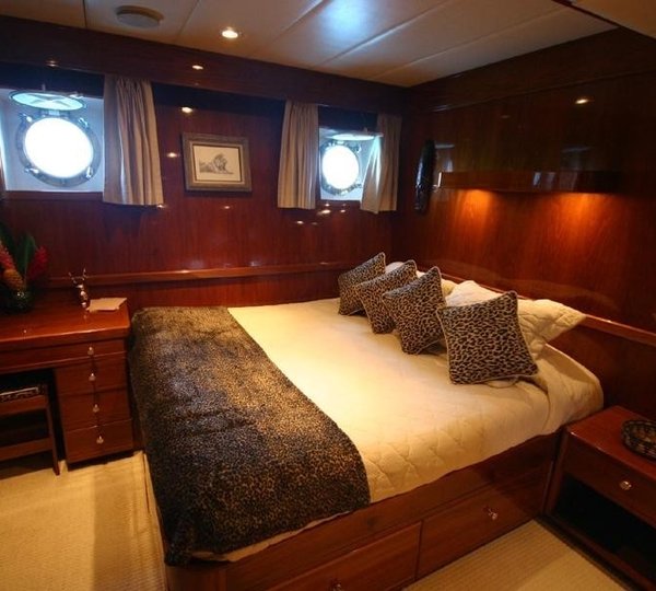 The 33m Yacht ASKARI