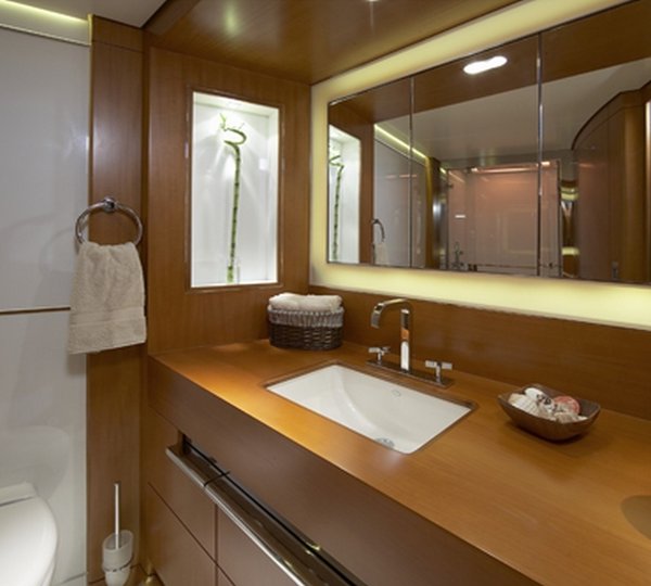 The 34m Yacht CYRUS ONE