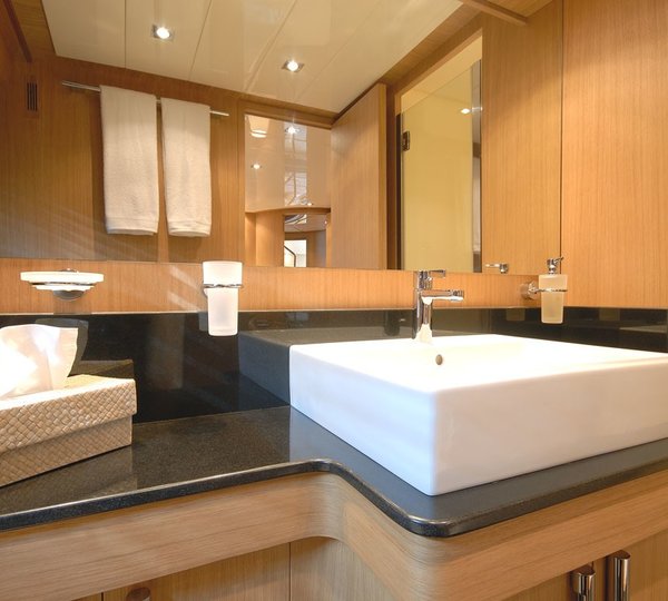 The 34m Yacht OVERSIDE II