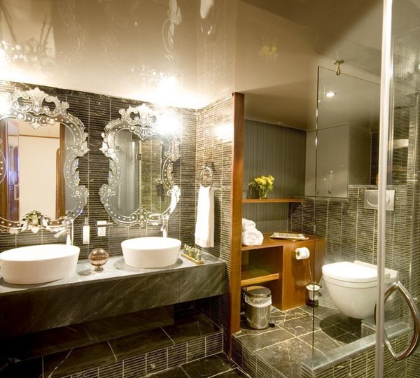 The 34m Yacht PAPA JOE