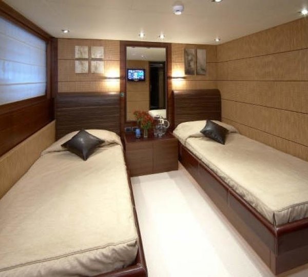 Twin Bed Cabin On Yacht MATSU