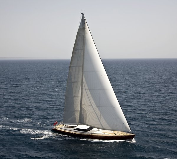 Cruising On Yacht LUDYNOSA G