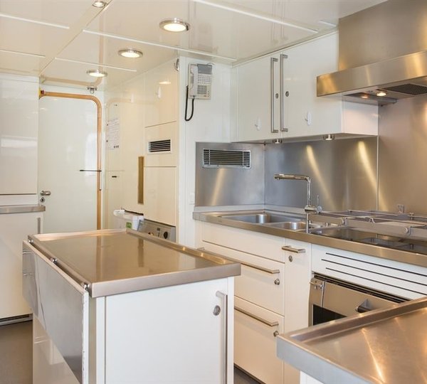 The 38m Yacht CHEETAH MOON