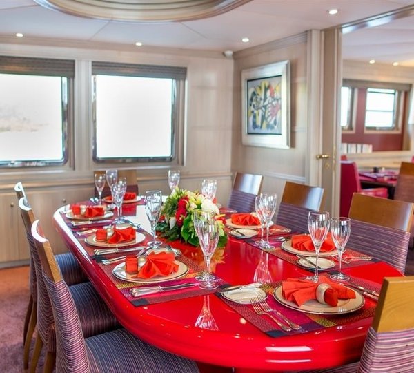 The 38m Yacht CHEETAH MOON