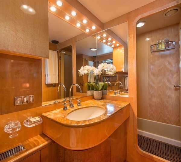 The 38m Yacht CHEETAH MOON