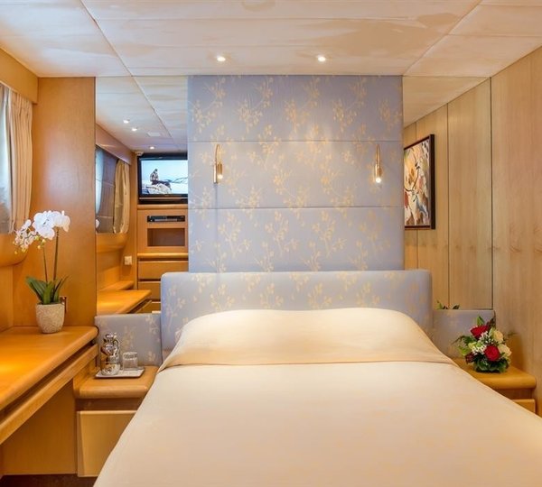 The 38m Yacht CHEETAH MOON