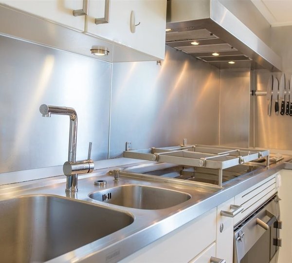 The 38m Yacht CHEETAH MOON