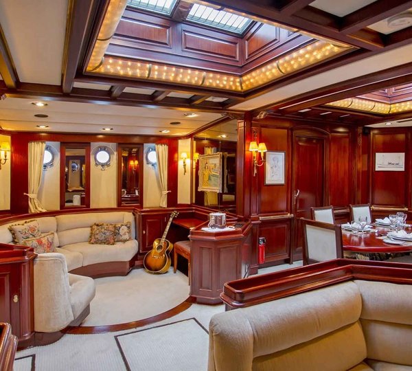 The 38m Yacht GLORIA