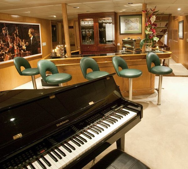 Drinks Bar On Yacht LE MONTRACHET