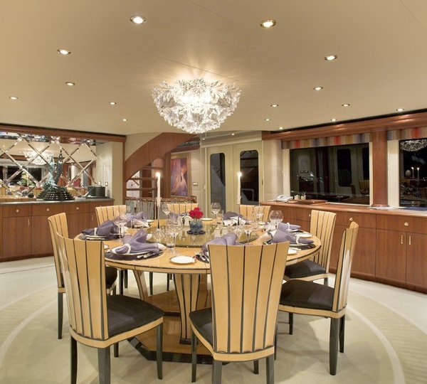 Premier Eating/dining Fore On Board Yacht NAMOH