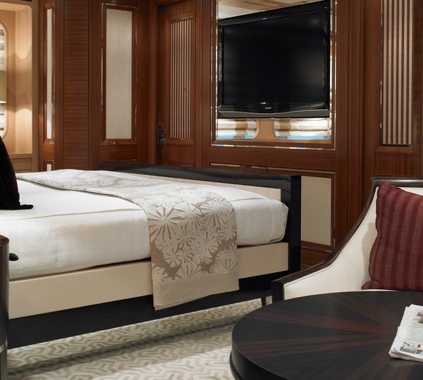 Profile: Yacht KATHLEEN ANNE's Main Master Cabin Captured