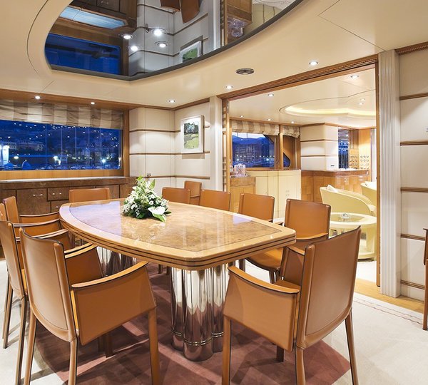 Eating/dining Zone Aboard Yacht DESAMIS B