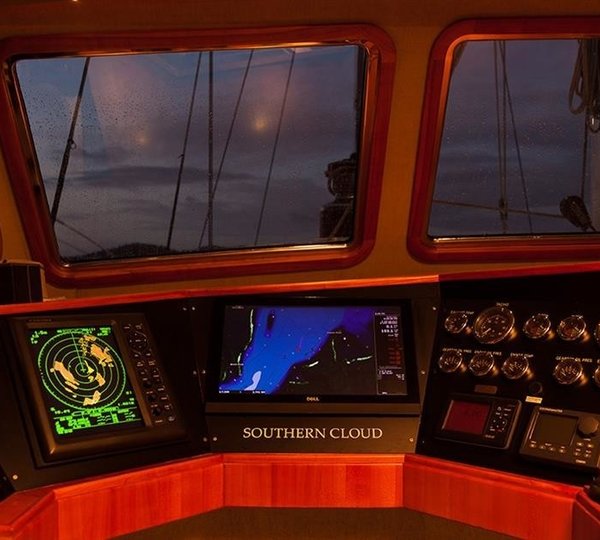 The 40m Yacht SOUTHERN CLOUD