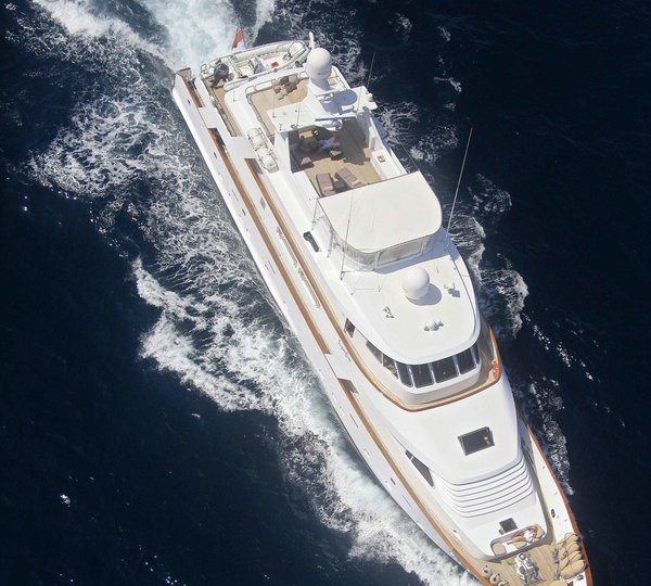 Above: Yacht SUPERFUN's Cruising Captured