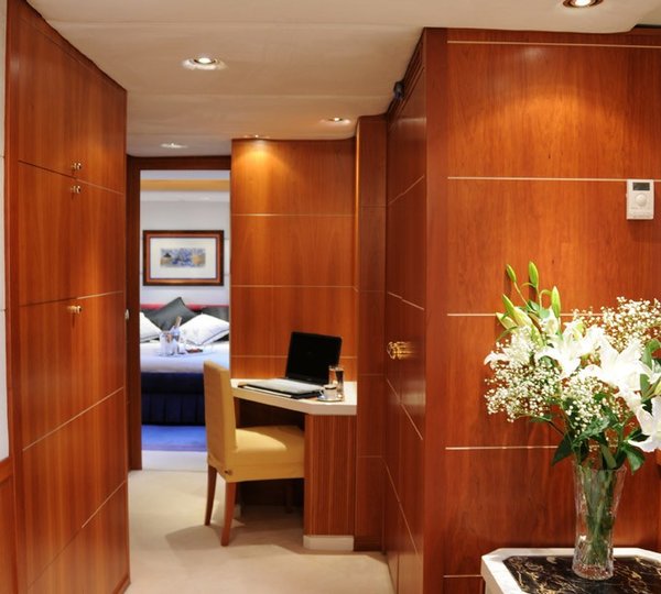 Main Master Office On Yacht AMZ