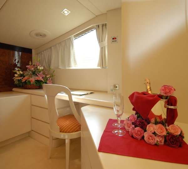 Office Zone On Board Yacht LADYSHIP