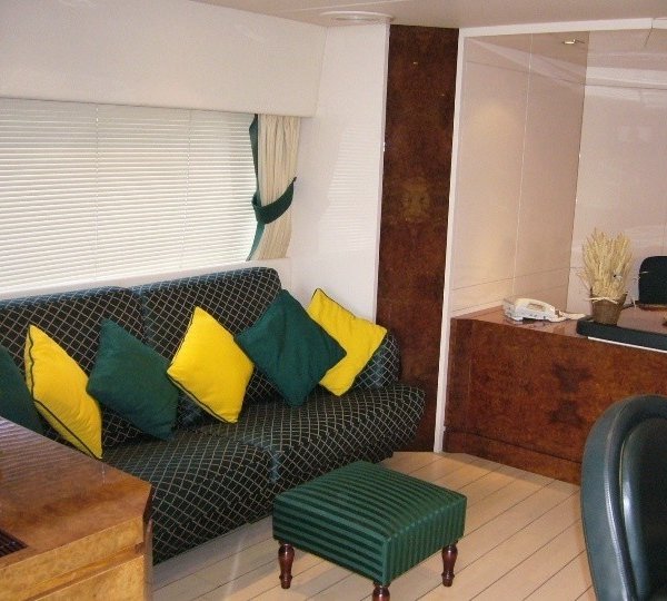 Couch: Yacht LADYSHIP's Top Saloon Image