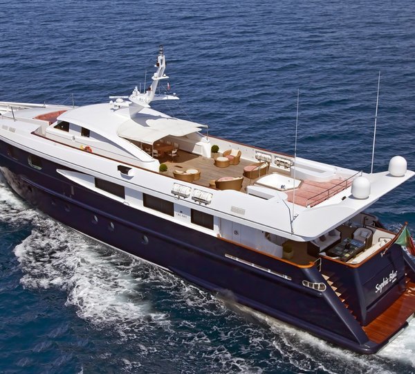 Cruising On Yacht SOPHIE BLUE