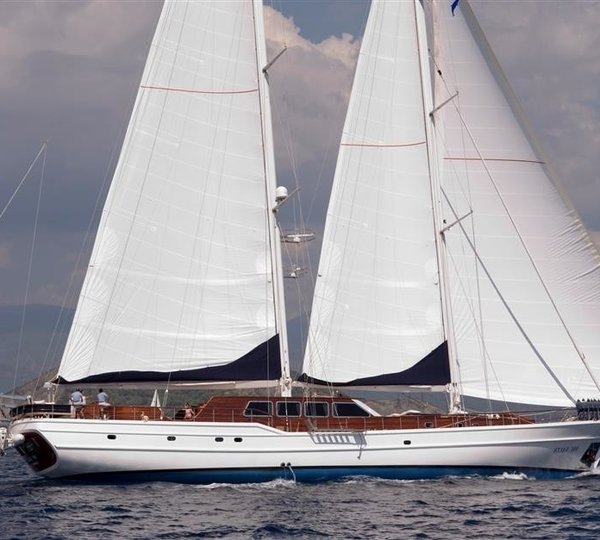 The 43m Yacht HIC SALTA