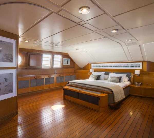 The 43m Yacht LIBRA Y