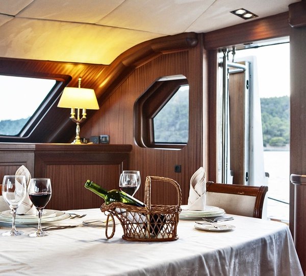Eating/dining Furniture Aboard Yacht AIGLON