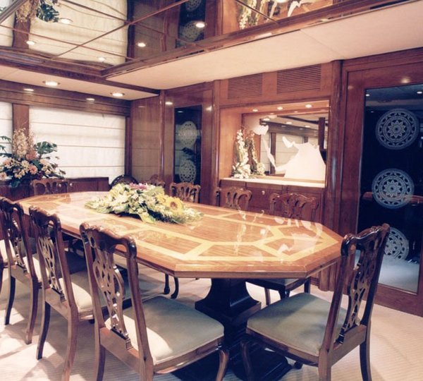 Eating/dining Saloon Aboard Yacht WHITE KNIGHT