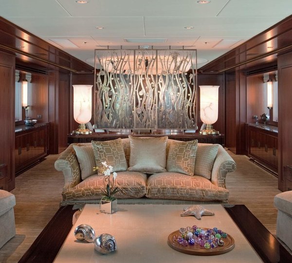 Premier Saloon On Yacht BLIND DATE