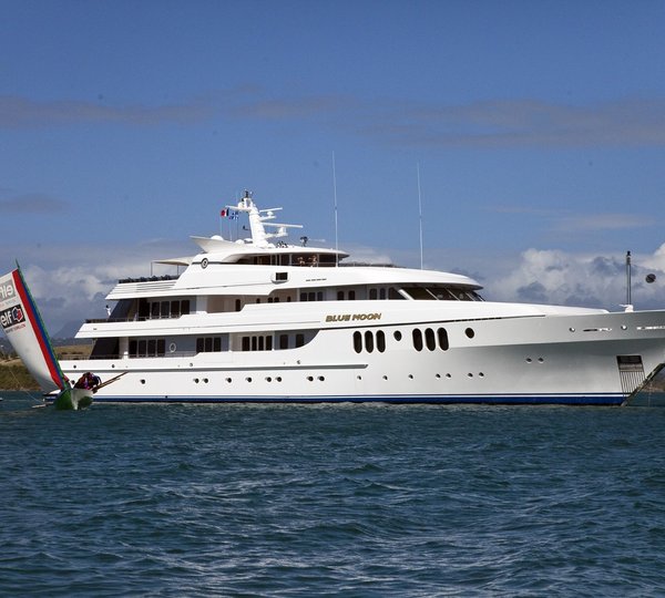 Profile Aspect Aboard Yacht BLUE MOON