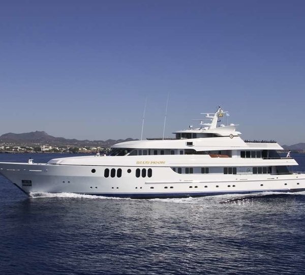 Premier Overview On Yacht BLUE MOON