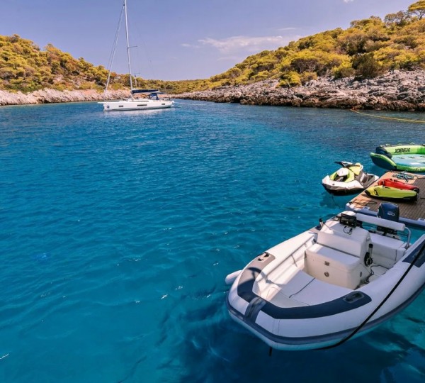 Plazyzone Area With Water Toys