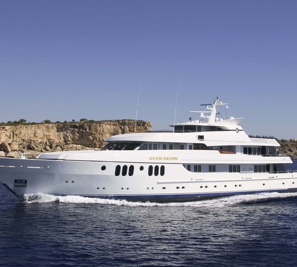 Yacht BLUE MOON By Feadship - Royal Van Lent Shipyard - Underway Mediterranean