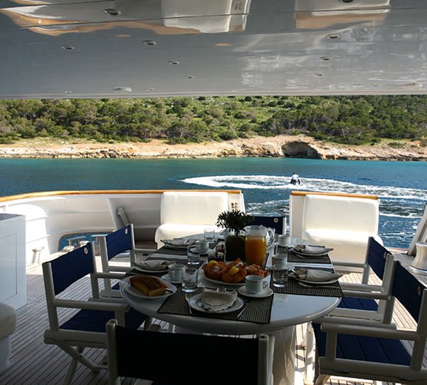 Upper Deckk Aft Dining