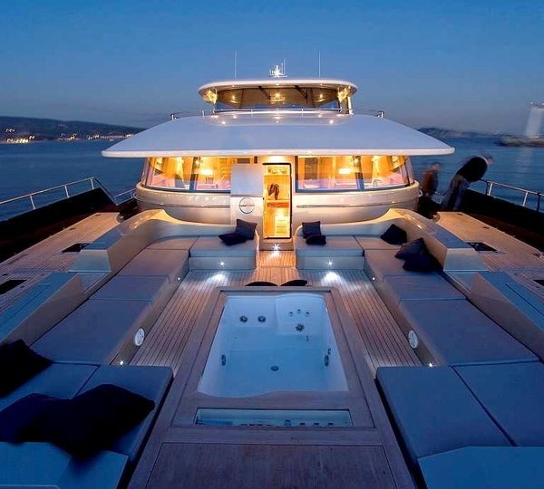 Life On Board Yacht BRADLEY