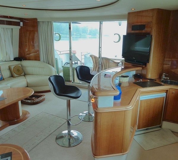 The 30m Yacht CARTOUCHE