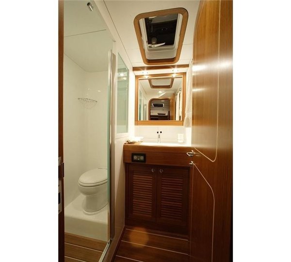 The 30m Yacht FAREWELL