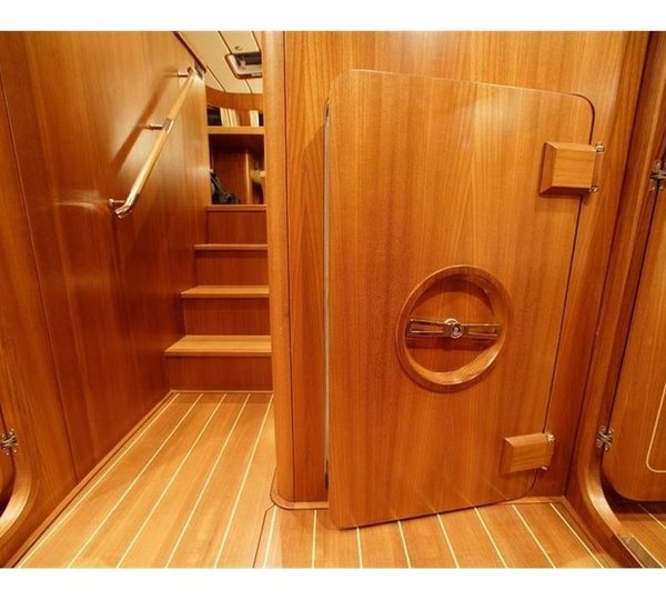 The 30m Yacht FAREWELL