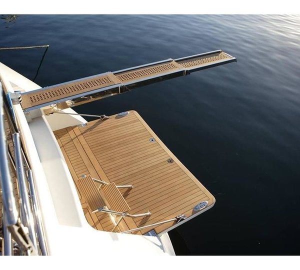 The 30m Yacht FAREWELL