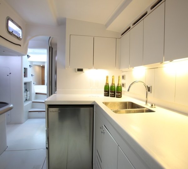 The 30m Yacht LEOPARD 3